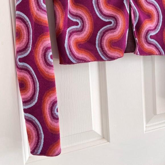 ๐ TWIK Groovy Wave Print Button Down Crop Cardigan Purple Pink Blue M - Picture 7 of 13